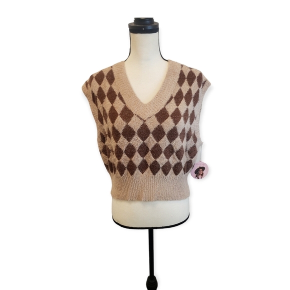Sincerely Jules Argyle Diamond Crop Sweater Vest - Picture 1 of 5